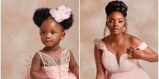 Watch Adorable Video Of Simi Singing With Her Daughter (Video)